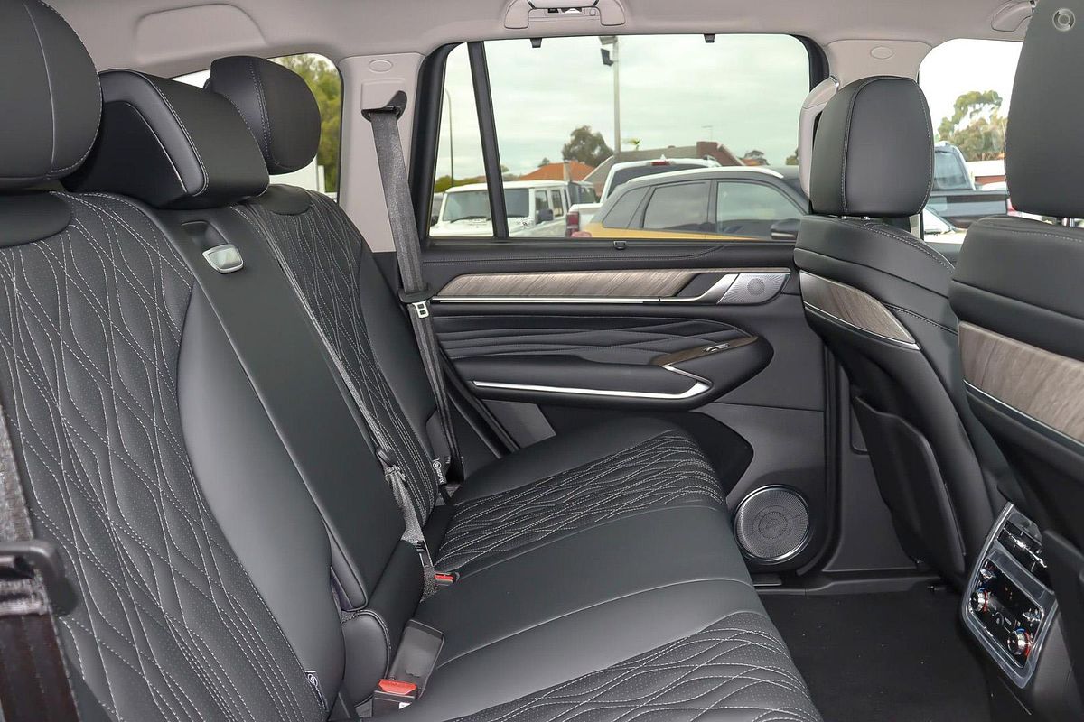 2025 GWM Tank 500 Ultra Hi4-T PHEV P03