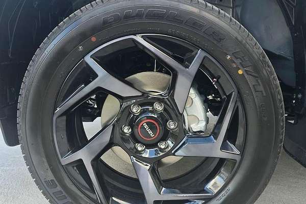 2025 Isuzu MU-X X-TERRAIN