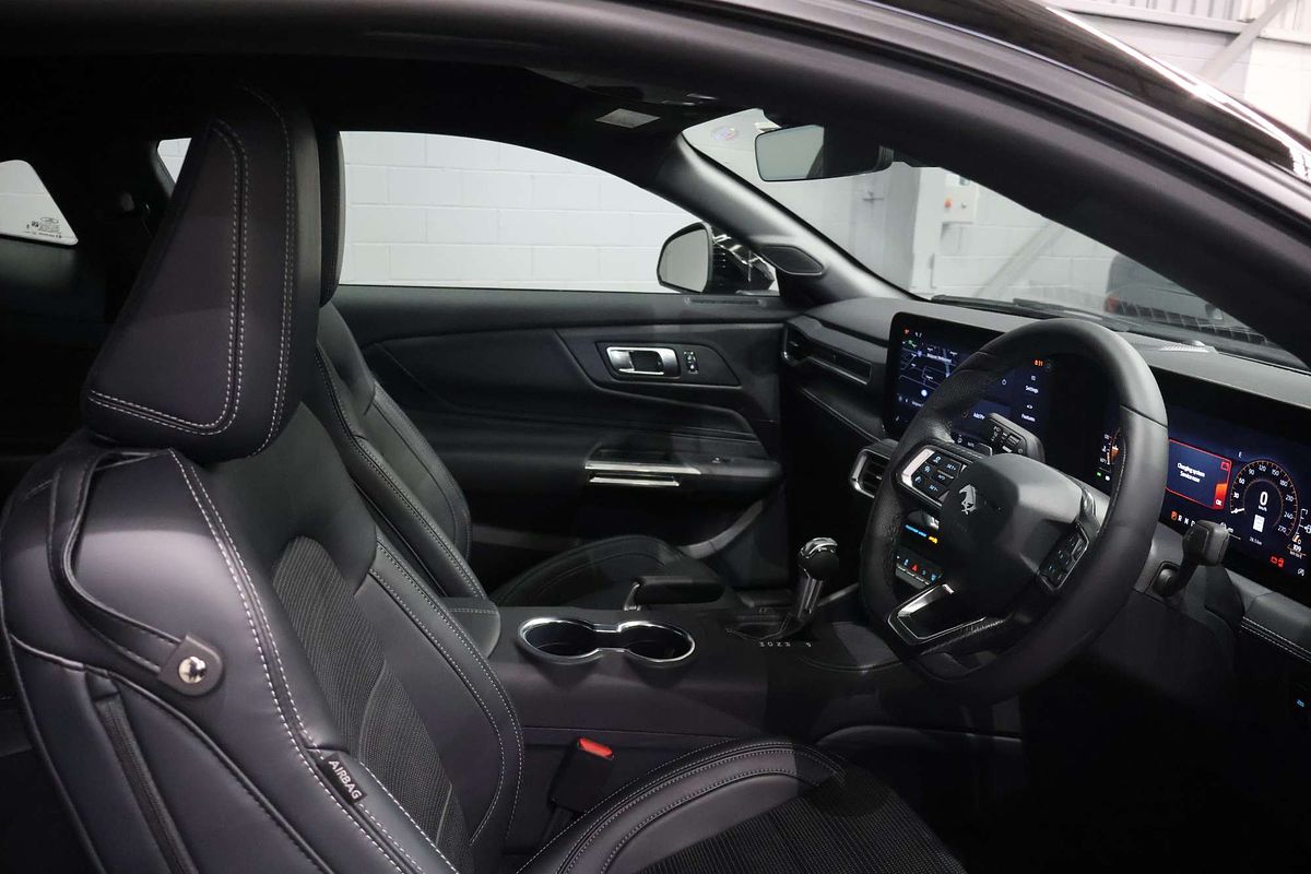 2025 Ford Mustang Ecoboost FO