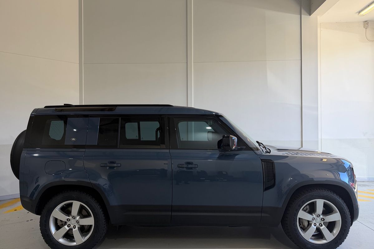 2023 Land Rover Defender 110 D300 SE L663
