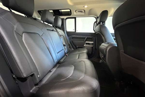 2023 Land Rover Defender 110 D300 SE L663