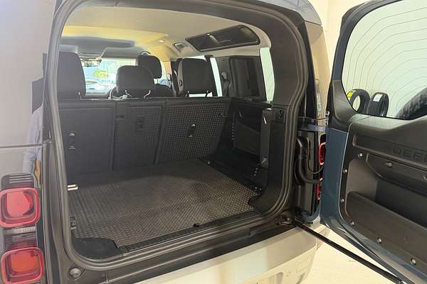 2023 Land Rover Defender 110 D300 SE L663