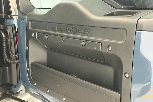 2023 Land Rover Defender 110 D300 SE L663