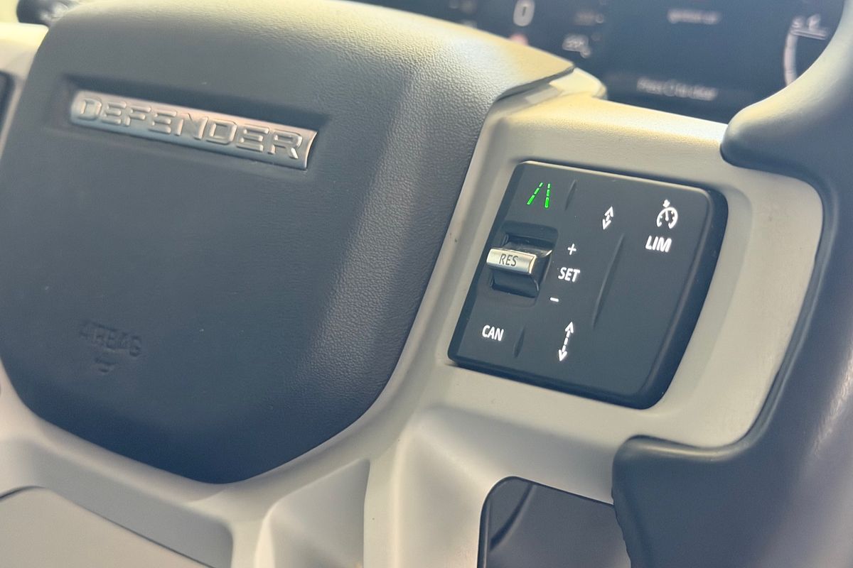 2023 Land Rover Defender 110 D300 SE L663