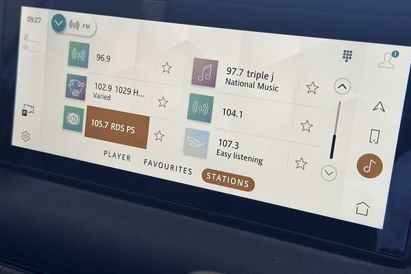 2023 Land Rover Defender 110 D300 SE L663