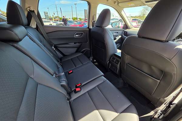 2025 Nissan X-TRAIL ST-L e-POWER T33