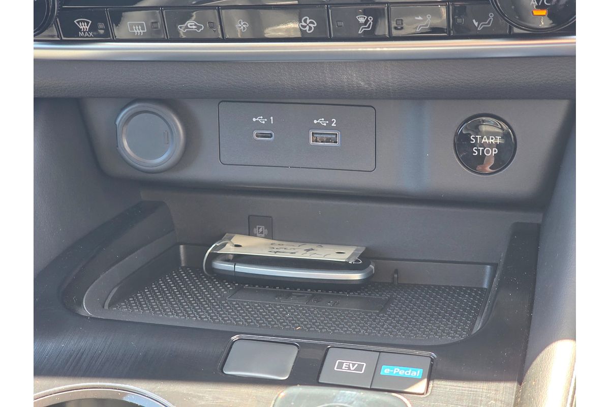 2025 Nissan X-TRAIL ST-L e-POWER T33