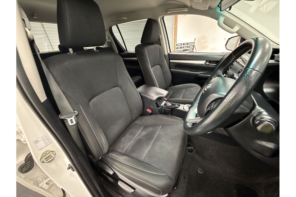 2020 Toyota Hilux SR5 GUN126R 4X4