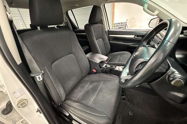 2020 Toyota Hilux SR5 GUN126R 4X4