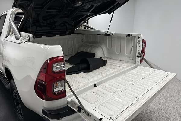 2020 Toyota Hilux SR5 GUN126R 4X4