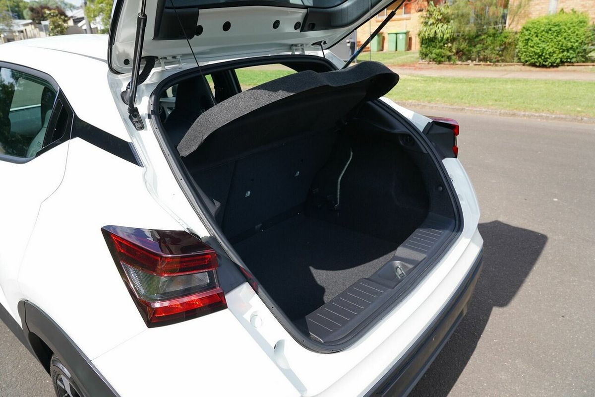 2023 Nissan JUKE ST-L F16