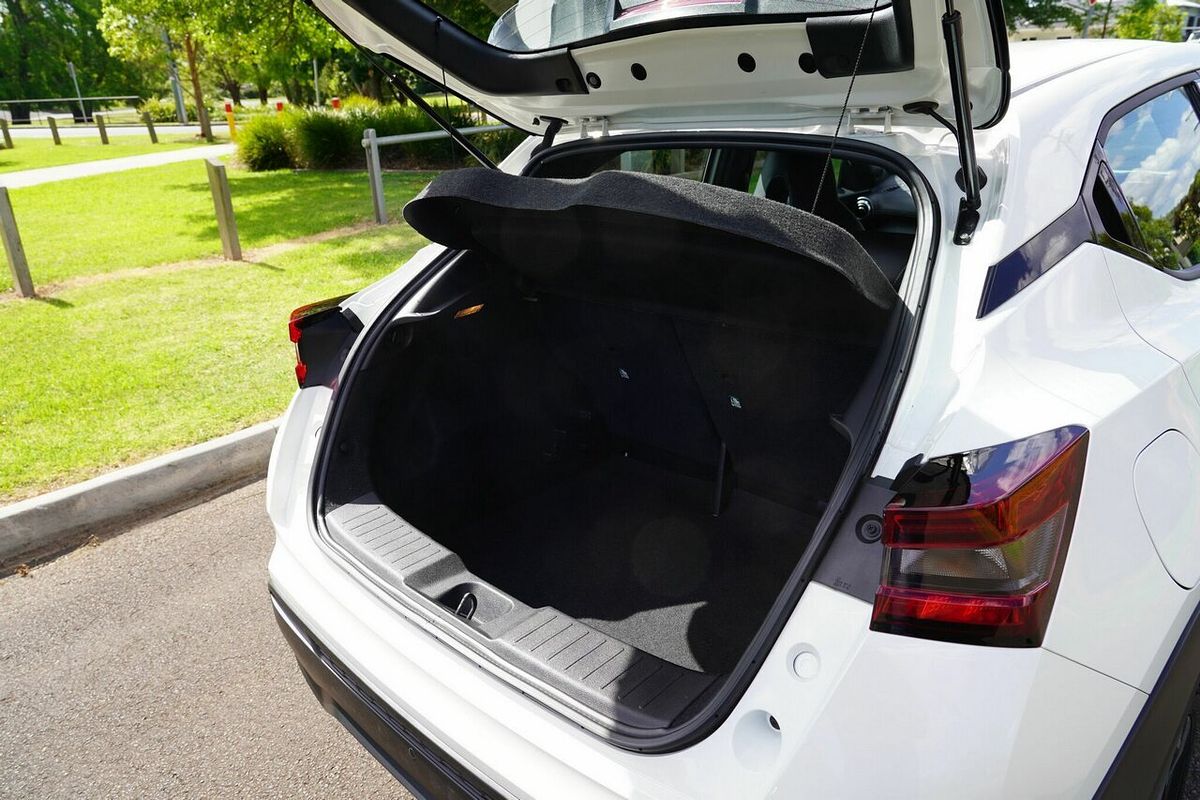 2023 Nissan JUKE ST-L F16