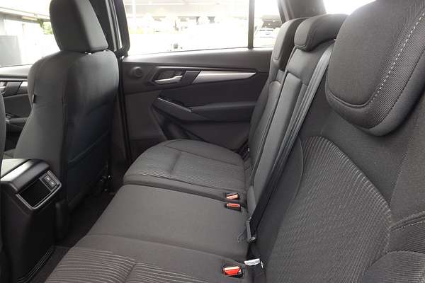 2025 Isuzu MU-X LS-M