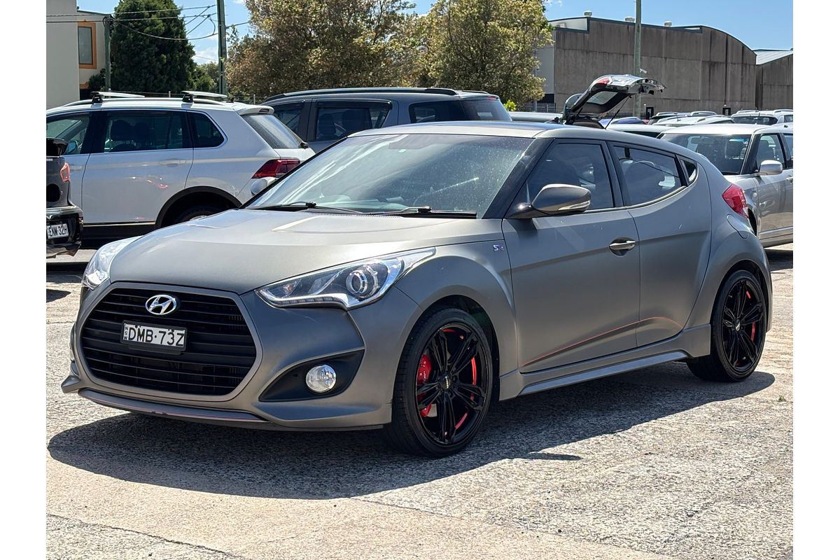 2016 Hyundai Veloster SR Turbo + FS4 Series II