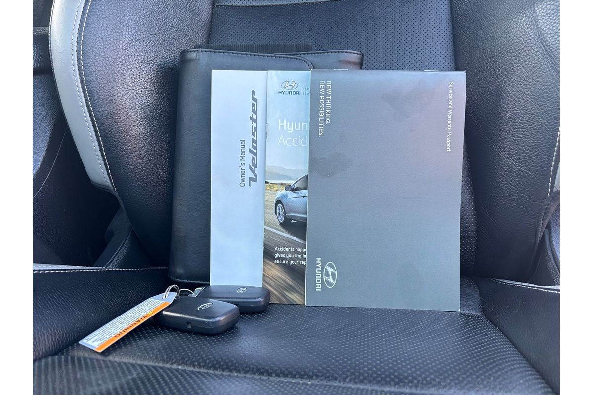 2016 Hyundai Veloster SR Turbo + FS4 Series II