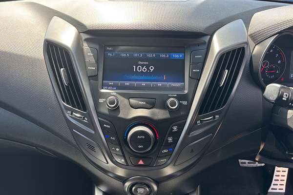 2016 Hyundai Veloster SR Turbo + FS4 Series II