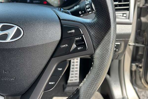 2016 Hyundai Veloster SR Turbo + FS4 Series II