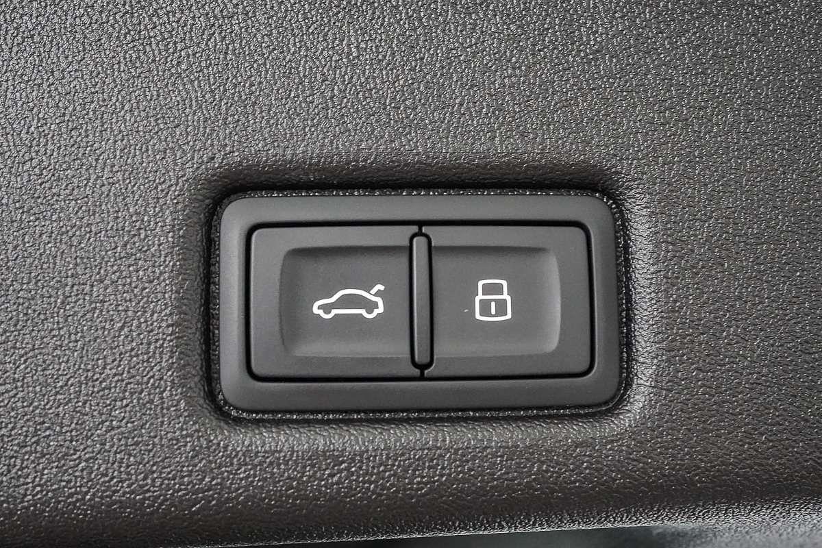 2025 Audi SQ5 TFSI FY