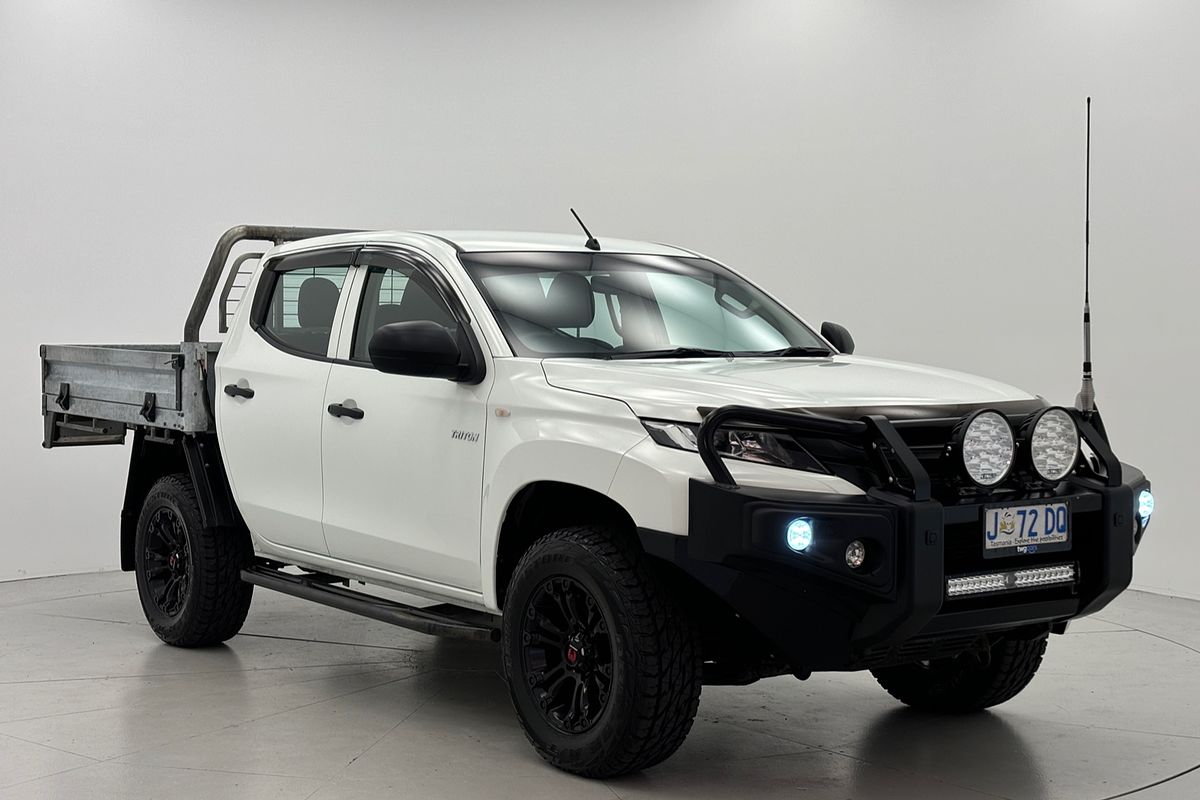 2020 Mitsubishi MR Triton GLX 2.4L D 6M/T 4X4 DC CC 2020 Mitsubishi MR Triton GLX 2.4L D 6M/T 4X4 DC CC