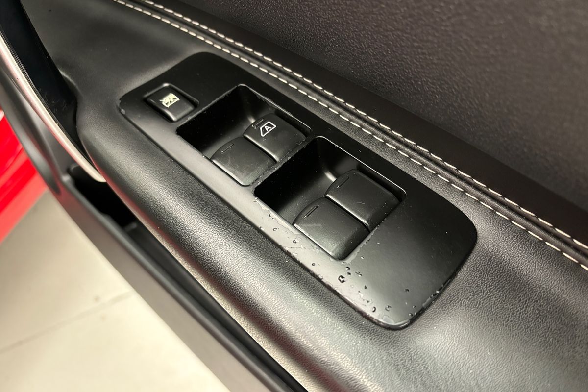 2013 NISSAN DUALIS Ti (4x2) AUTO 4D WAGON 4CYL