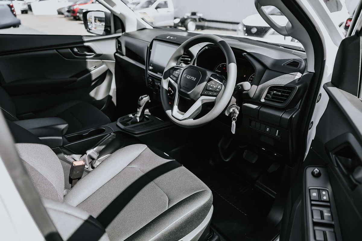 2025 Isuzu D-MAX SX 4X4