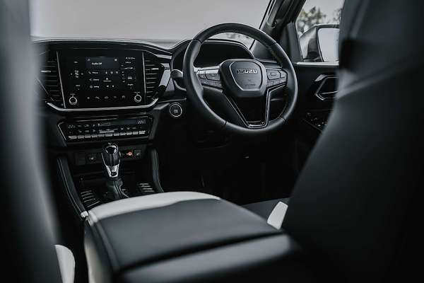 2025 Isuzu MU-X LS-T