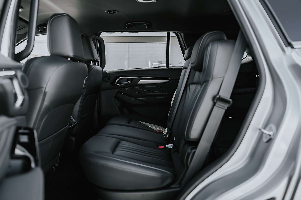 2025 Isuzu MU-X LS-T