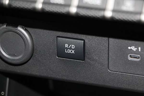 2025 Mitsubishi Triton GLX+ MV 4X4