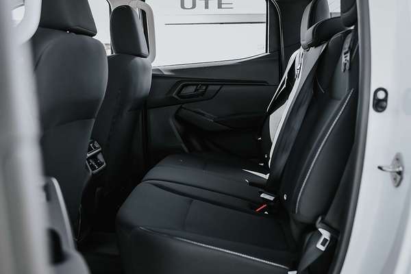 2025 Isuzu D-MAX SX High Ride  Rear Wheel Drive