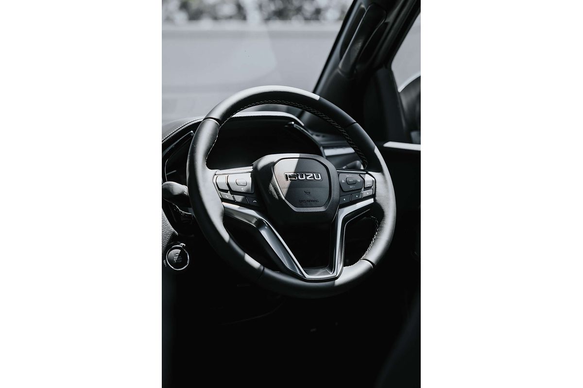 2025 Isuzu D-MAX LS-U  4X4