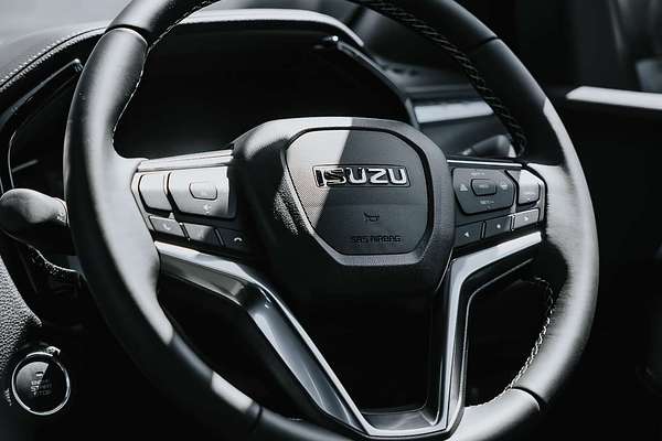 2025 Isuzu D-MAX LS-U  4X4