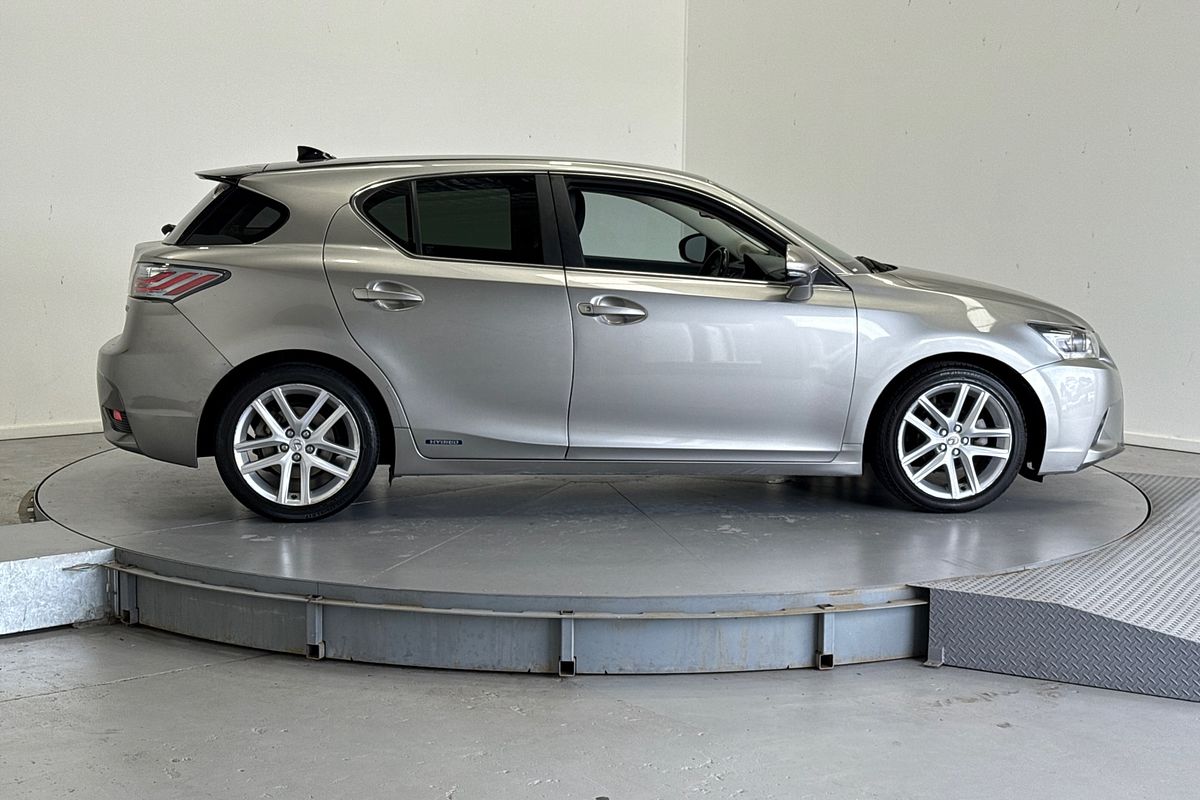 2017 Lexus CT LIMITED EDITION ZWA10R MY17