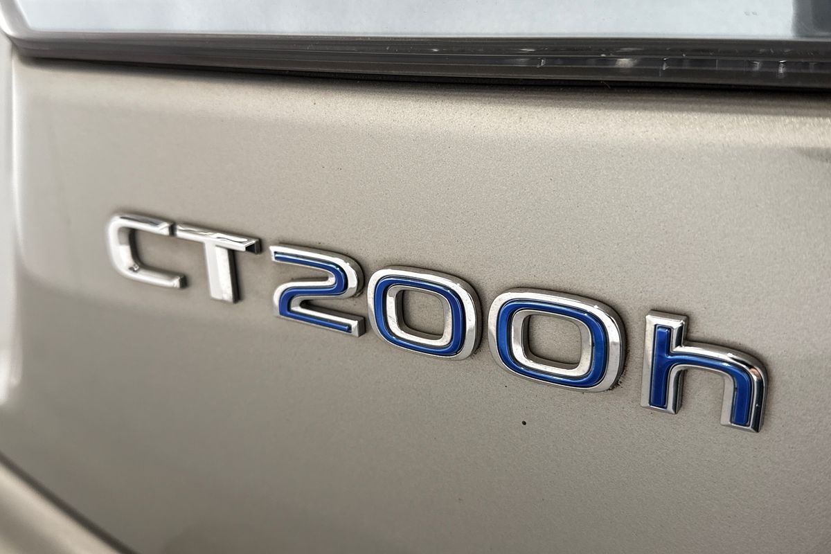 2017 Lexus CT LIMITED EDITION ZWA10R MY17