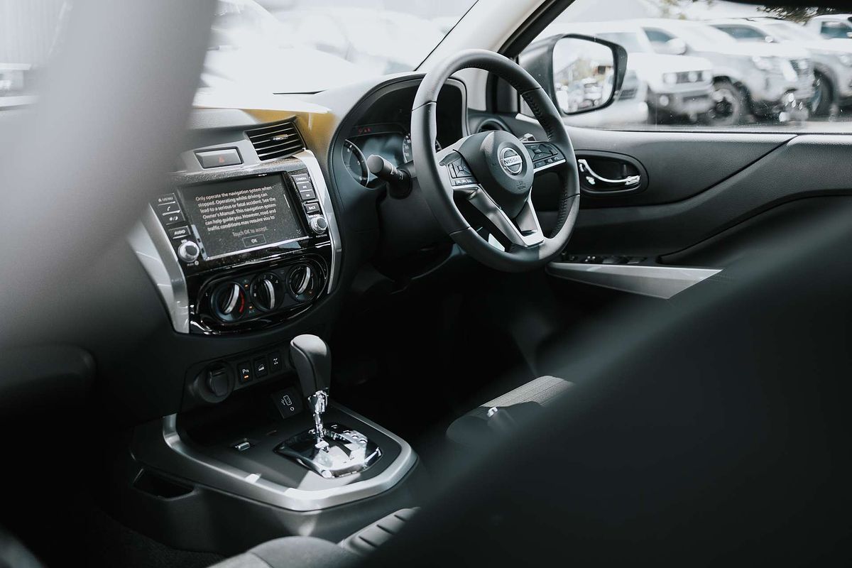 2025 Nissan Navara ST D23 4X4