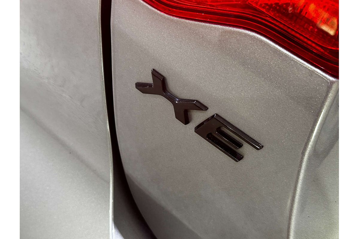 2021 Jaguar XE P300 R-Dynamic Black X760