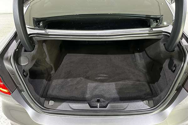 2021 Jaguar XE P300 R-Dynamic Black X760