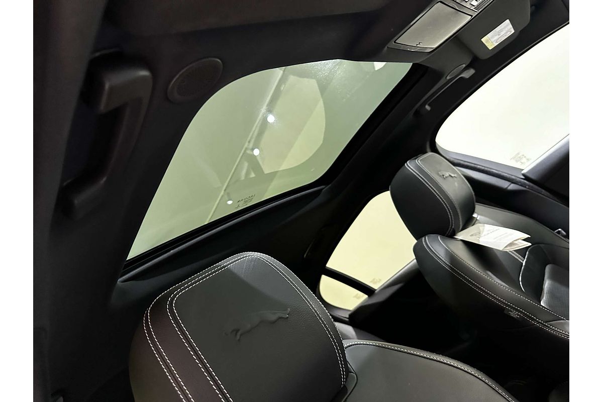 2021 Jaguar XE P300 R-Dynamic Black X760