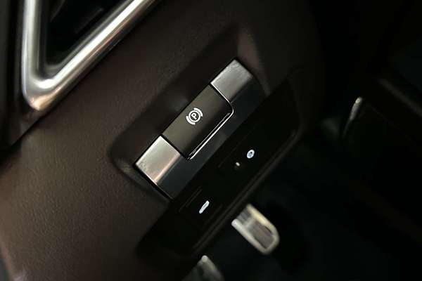 2021 Jaguar XE P300 R-Dynamic Black X760