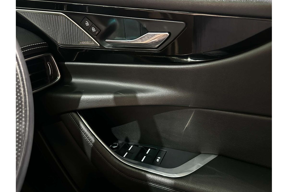 2021 Jaguar XE P300 R-Dynamic Black X760