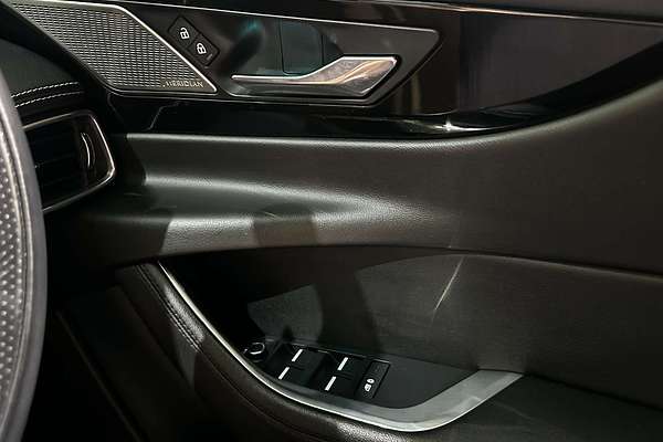 2021 Jaguar XE P300 R-Dynamic Black X760