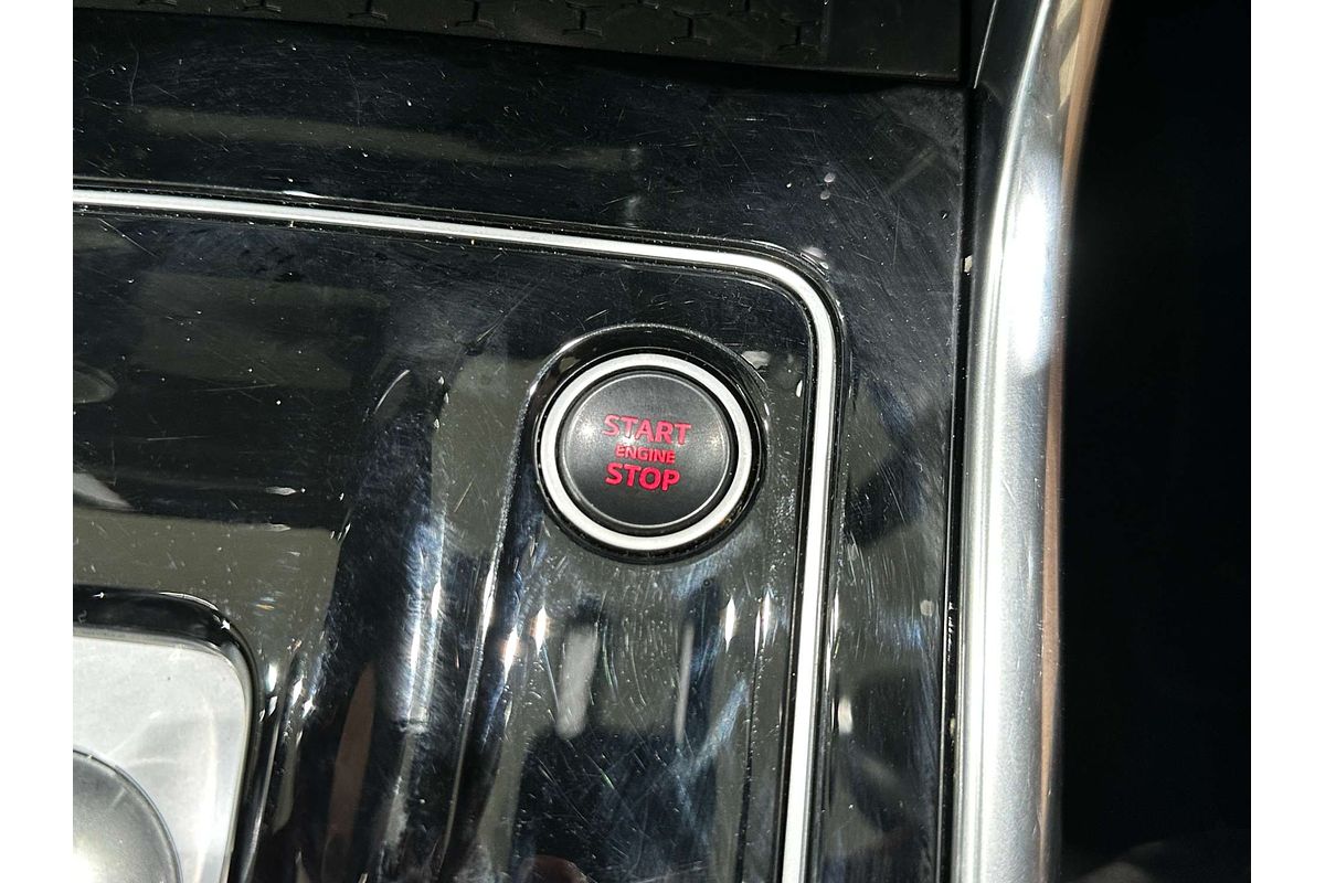 2021 Jaguar XE P300 R-Dynamic Black X760