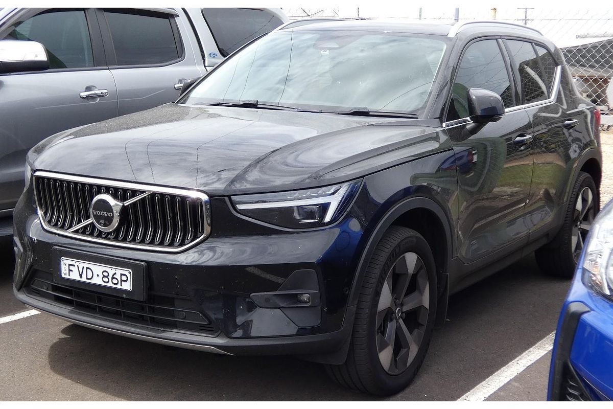 2024 Volvo XC40 Plus B4