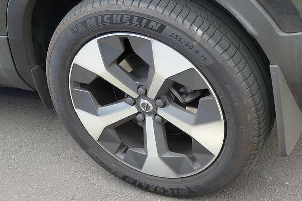 2024 Volvo XC40 Plus B4