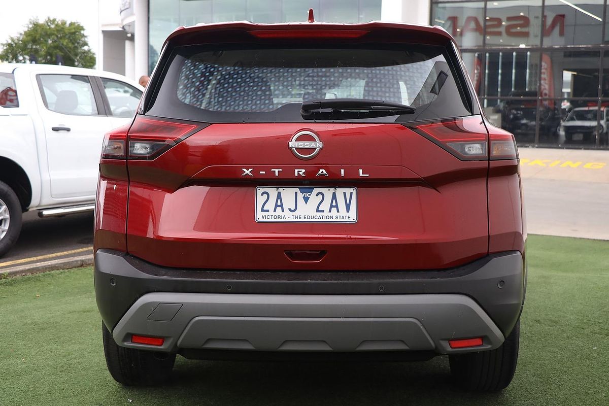 2025 Nissan X-TRAIL ST T33