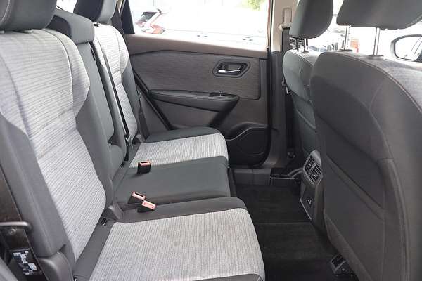 2025 Nissan X-TRAIL ST T33