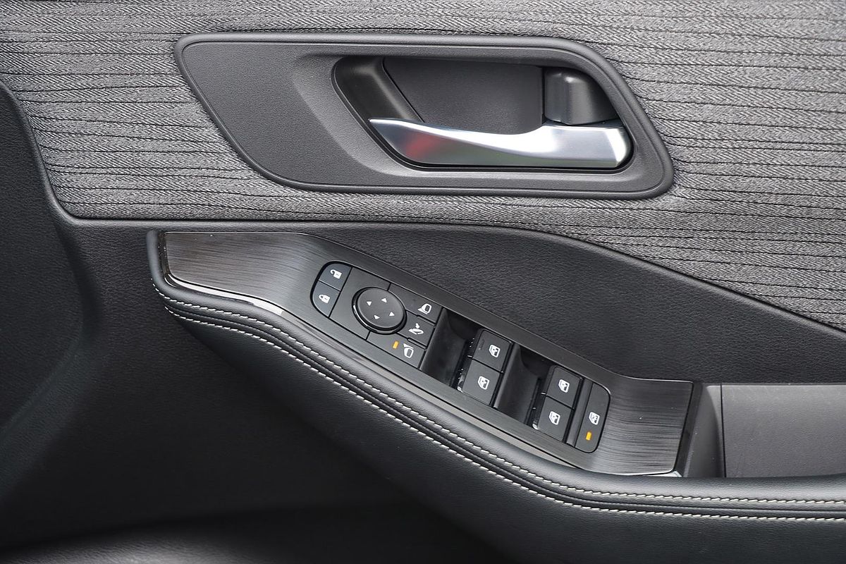 2025 Nissan X-TRAIL ST T33