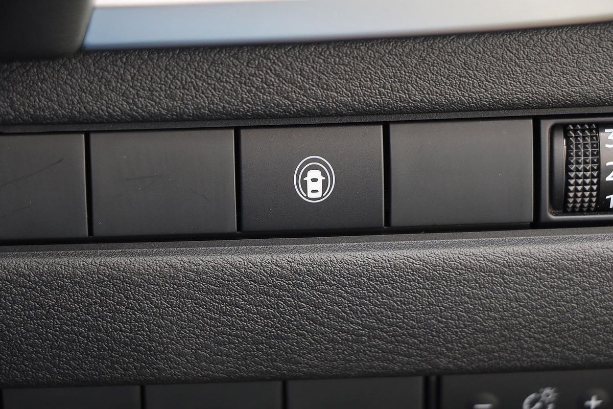 2025 Nissan X-TRAIL ST T33