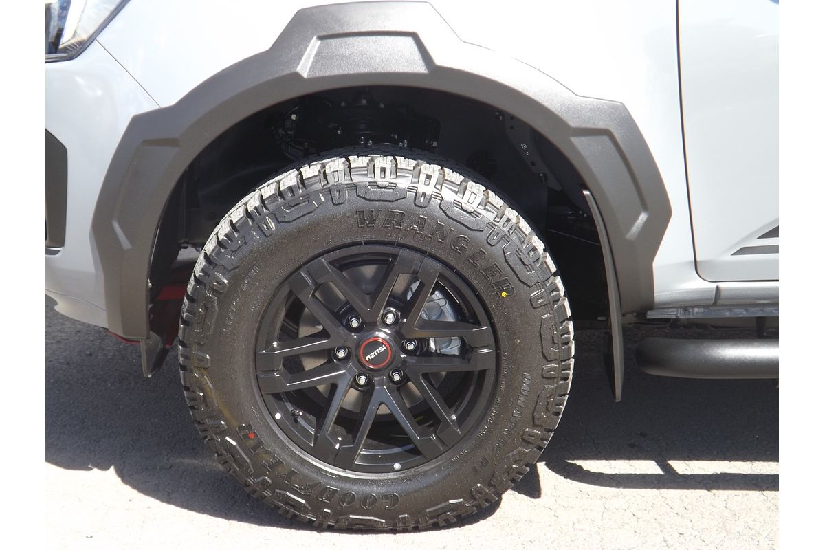 2025 Isuzu D-MAX BLADE 4X4