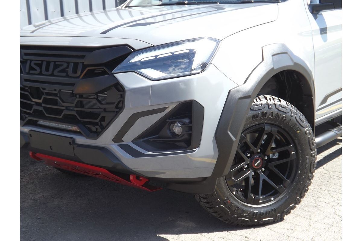 2025 Isuzu D-MAX BLADE 4X4