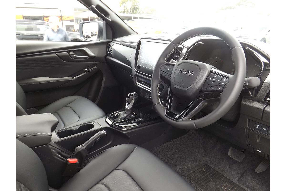 2025 Isuzu D-MAX BLADE 4X4